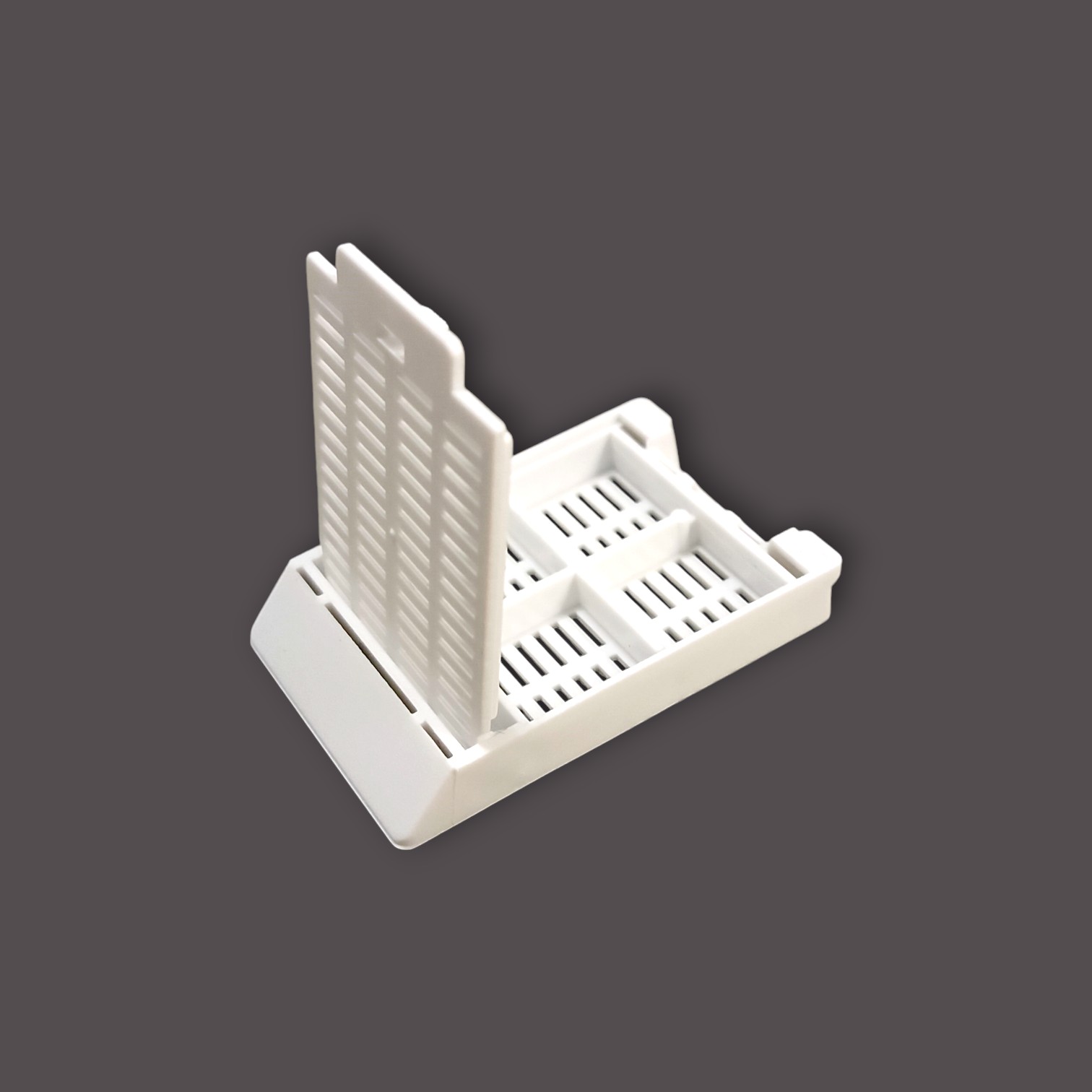 Кассеты гистологические с прикреплен. крышкой,4х секции шт.(уп/250 шт.) Янченг.