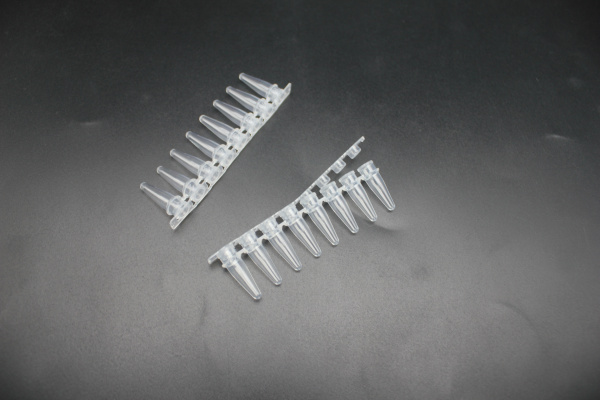 Микропробирка 0,2 мл Для ПЦР, в стрипах с прозрач. крышками, DNAse-RNAse-Free,уп 8*125шт Yancheng 